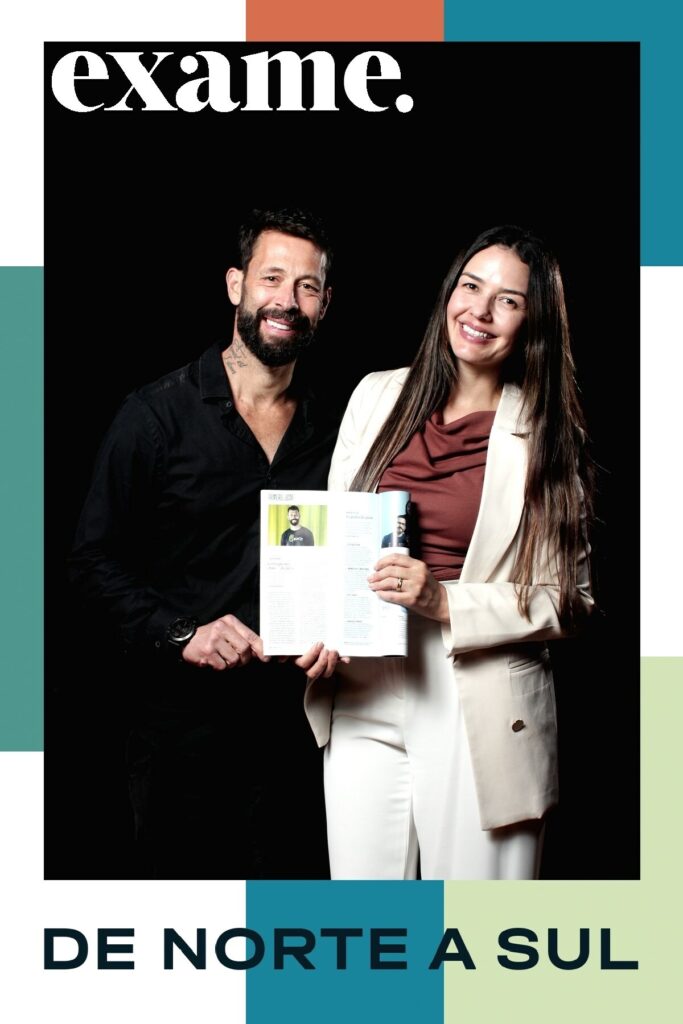 Rogério Sthanke e Thaísa Lemes, fundadores da 4Beach Gym, segurando a revista Exame